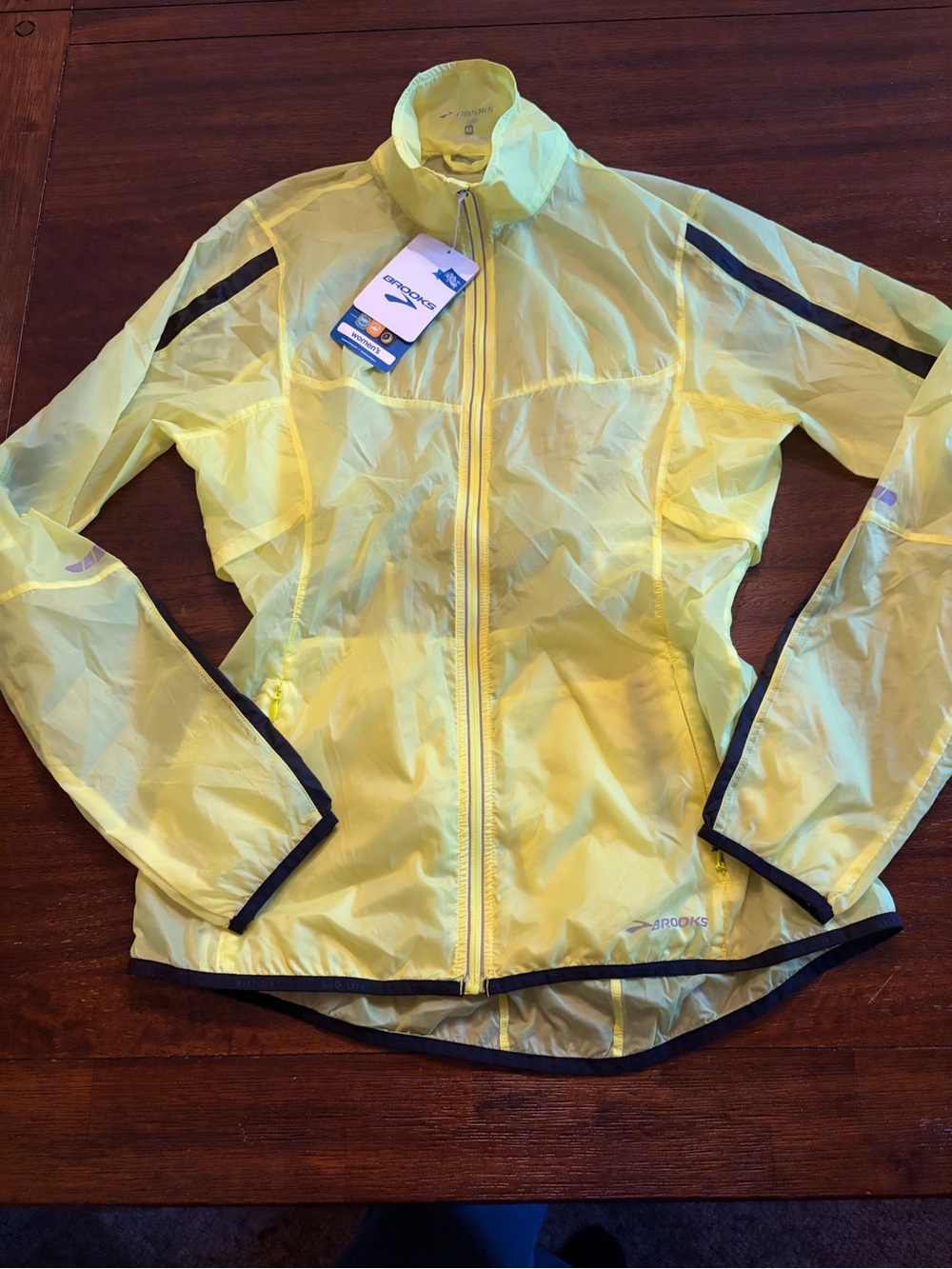 Brooks LSD Lite Jacket IV Women’s Medium Nightlife Yellow Black NWT Running